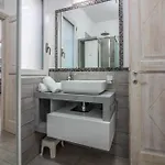 Guesthost - Gabbiano Lovely Flat With Veranda