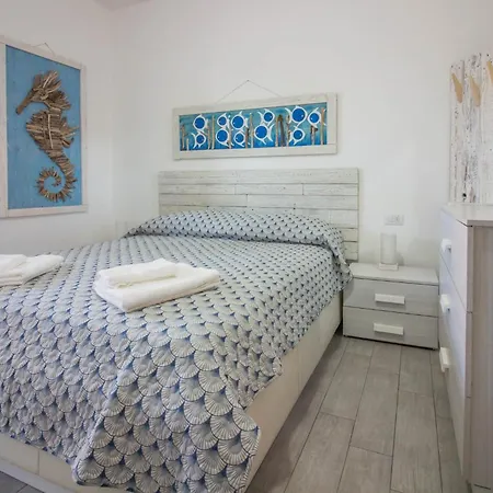 Guesthost - Gabbiano Lovely Flat With Veranda 아파트