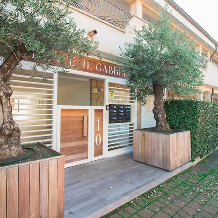 Guesthost - Gabbiano Lovely Flat With Veranda 아파트 팔라우